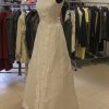 Knl: menyasszonyi ruha